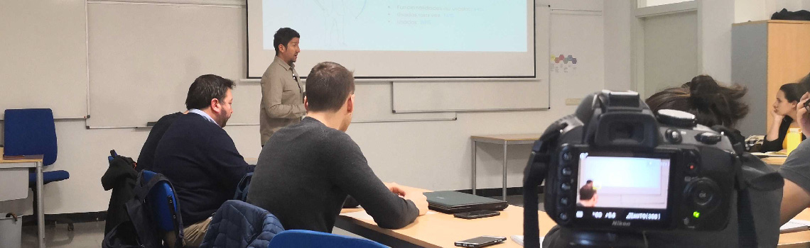 Pablo Atela dando una clase de Propuesta de Valor en la Universidad de Deusto